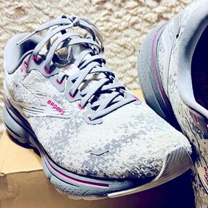 Brooks Ghost 15 -  White Oyster Oriole